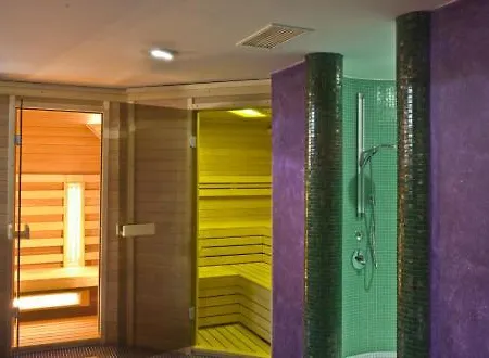 Amira Boutique Wellness & Отель Хевиз