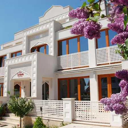 Hotel Amira Boutique Wellness & 3*