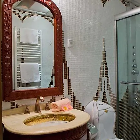Amira Boutique Wellness & 3* Heviz