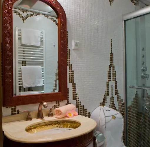Отель Amira Boutique Wellness & 3*