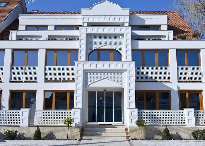 Amira Boutique Wellness & 3*