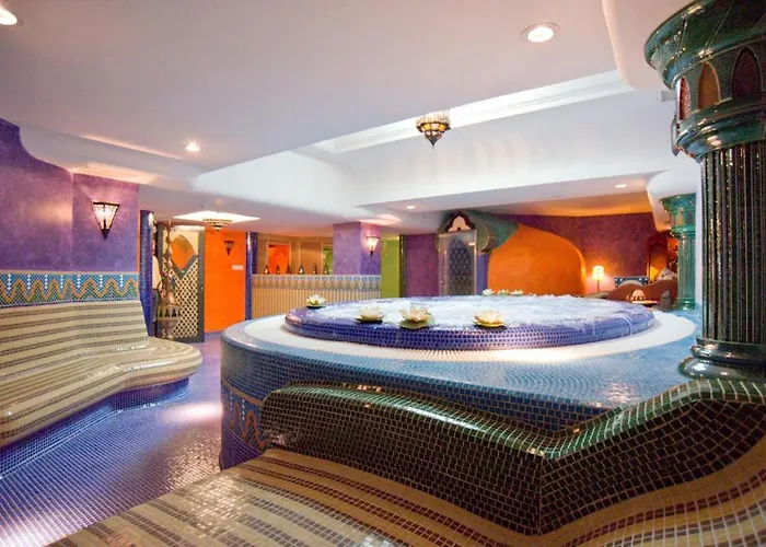 Amira Boutique Wellness & 3*